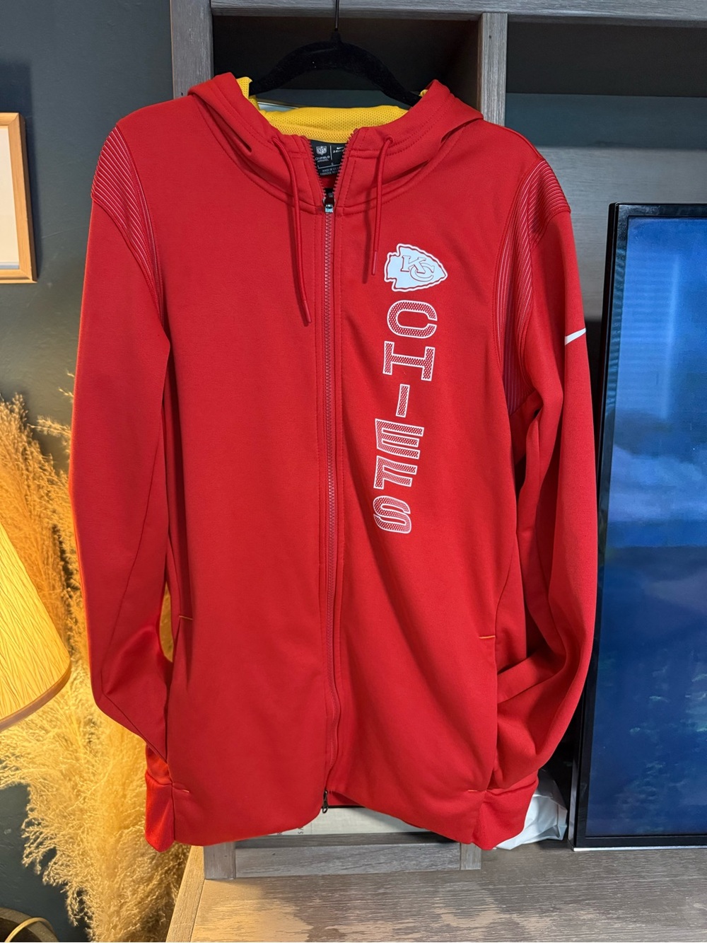 NFL Red Chiefs Full-Zip Hooded Jacket with Vertical Logo